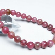 薔薇色♡ロードナイトとパール・天然石ビーズのブレスレット ロードナイト（薔薇輝石）は友愛を象徴する天然石