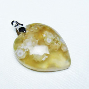 桜メノウチェリーブロッサムアゲートペンダント