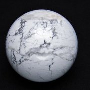 ハウライト【菱苦土石】 丸玉 47mm [T463-1588]