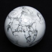 ハウライト【菱苦土石】 丸玉 45mm [t463-1795]