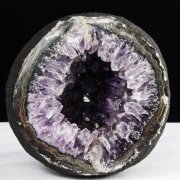 スーパーセブン、7種の鉱物がもたらすパワー