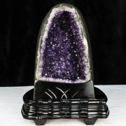 ファントム（幻影水晶）は石の成長力が見える幻想的な天然石