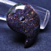 ブラックオパール 勾玉[T468-484]