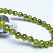 アメジストドームの年間取扱い量10,000本以上の誠安天然石専門店