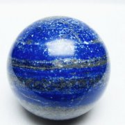 オブシディアン（黒曜石）は太古の昔には石器に使用された歴史の