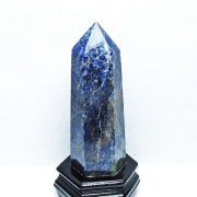 ソーダライトは見た目がラピスラズリに似ている天然石