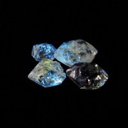 オイルクォーツ（石油入り水晶）｜誠安天然石専門店