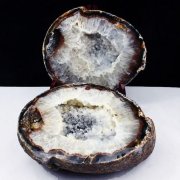 4.9Kg ペア水晶トレジャーメノウ[T605-3611]