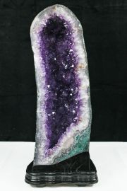 アメジストドームの年間取扱い量10,000本以上の誠安天然石専門店 