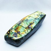 ラブラドライト（曹灰長石）「原石」の商品一覧ページ