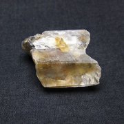 ガーデンルチル入り 水晶 原石[T626-1342]