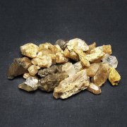 ルチル入り 水晶 原石 [t626-1664]