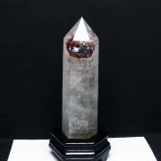 1.5Kg 虹入り ヒマラヤ水晶 六角柱[T627-6065]