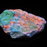 ハックマナイトの意味｜紫外線で変色するコレクターが熱望する希少石