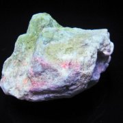 ハックマナイトの意味｜紫外線で変色するコレクターが熱望する希少石