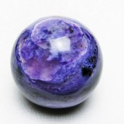 アメジストドームの年間取扱い量10,000本以上の誠安天然石専門店