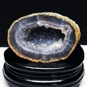 ウルグアイ産アゲート水晶ドームカルサイト共生