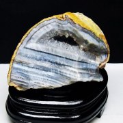 1.3Kg ウルグアイ産 アゲート水晶ドーム [t640-2478]