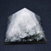 ガーデン水晶ピラミッド[T648-3707]