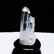 アメジストクラスターの年間取扱い量100,000個以上の誠安天然石専門店