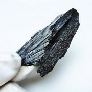ブラック カイヤナイト 原石 [t697-3869]