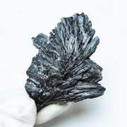 ブラックカイヤナイト原石