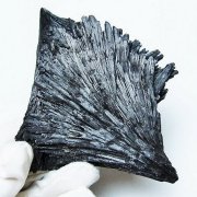 ブラックカイヤナイト原石