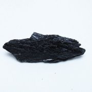 ブラック カイヤナイト 原石 [t697-4029]