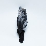 ブラック カイヤナイト 原石 [t697-4128]