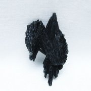 ブラック カイヤナイト 原石 [t697-4218]