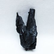 ブラック カイヤナイト 原石 [t697-4263]