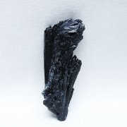 ブラック カイヤナイト 原石 [t697-4379]
