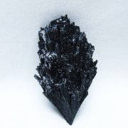 ブラック カイヤナイト 原石 [t697-4400]