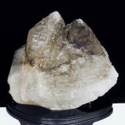 ライトニング水晶原石1,580g ライトニングクォーツ原石(雷水晶)