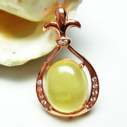 アンバー琥珀ペンダント