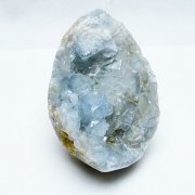 セレスタイトの意味 | 深い安らぎと心身の浄化をもたらす天青石（てん