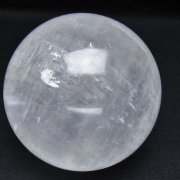 虹入り カルサイト 丸玉 77mm [t758-2400]