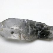 スティブナイト（輝安鉱）入り | ハーキマーダイヤモンド水晶 原石[T768-2583]