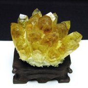 ライトニング水晶原石1,580g ライトニングクォーツ原石(雷水晶)