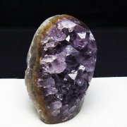 2.6Kg ウルグアイ産 カルサイトアメジストクラスター[t603-9810]