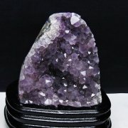 ファントム（幻影水晶）は石の成長力が見える幻想的な天然石