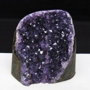 アメジスト（紫水晶）「ウルグアイ産クラスター」の商品一覧ページ