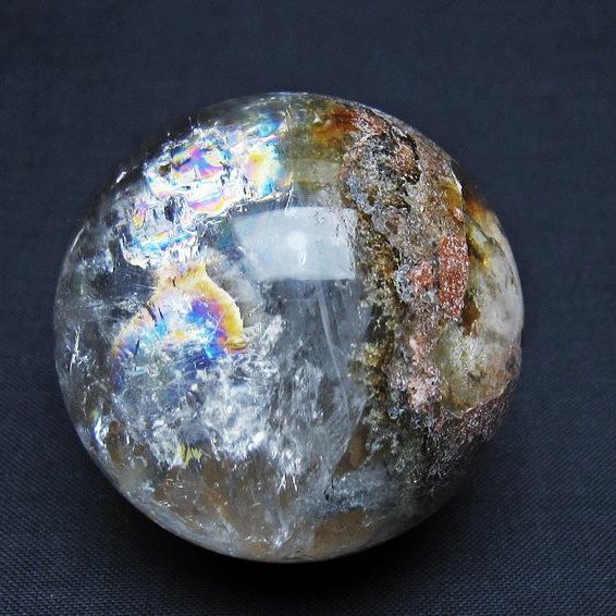 虹入り ガーデン水晶 丸玉 47mm [t100-4715]