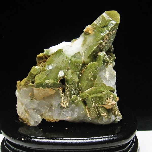 グリーンファントムクォーツ　クラスター アメリカ産 [T126-7374]