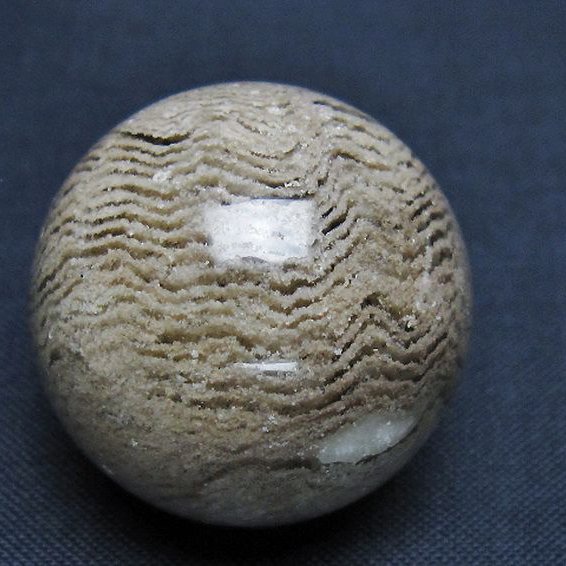 赤ガーデンファントム水晶 丸玉 28mm [T129-3047]