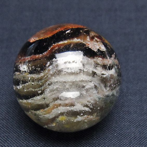 赤ガーデンファントム水晶 丸玉 28mm [T129-3074]