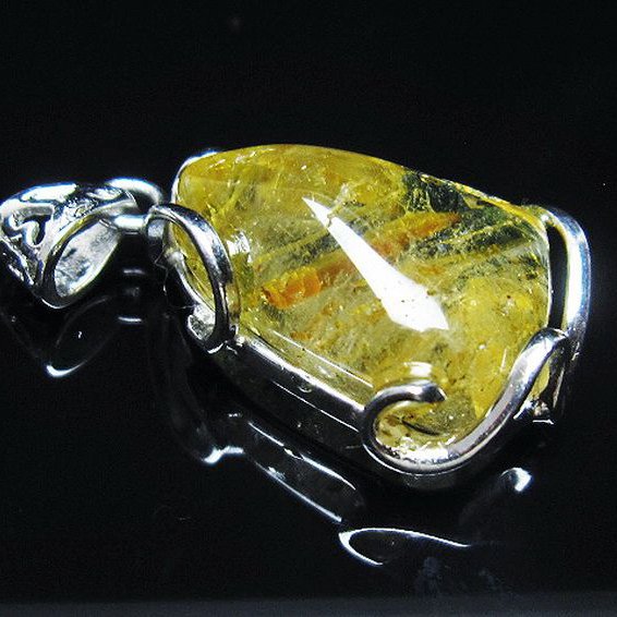 ゴールドタイチンルチル ペンダント [T134-3769]