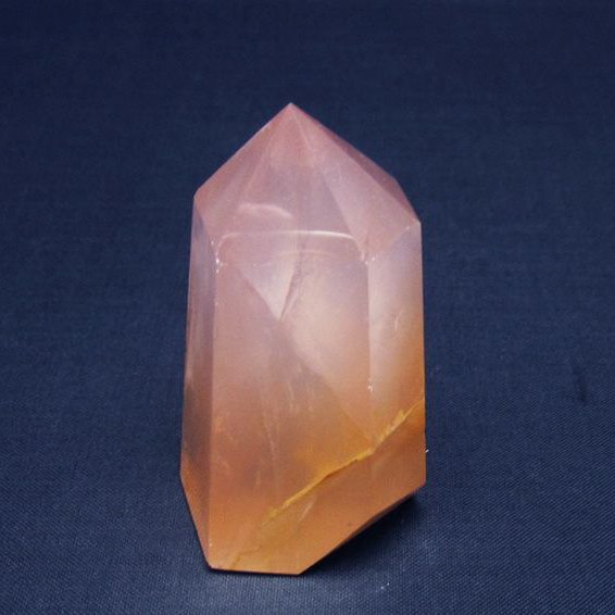 ローズクォーツ 六角柱 [t138-6683]