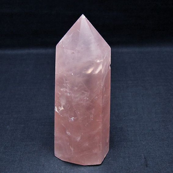 ローズクォーツ 六角柱 [t138-6775]