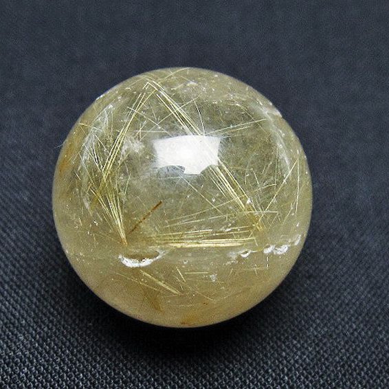 ゴールドタイチンルチル入り 水晶 丸玉 24mm [t145-2397]